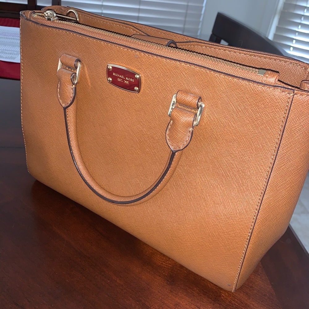 Large Saffiano Michael Kors Purse